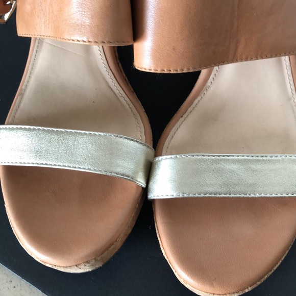 VINCE CAMUTO SANDALS - Picture 6 of 11